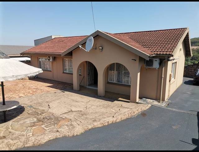 4 BEDROOM HOUSE FOR SALE IN SHALLCROSS